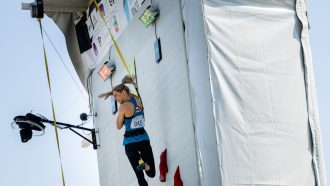 Aleksandra Miroslaw bate el récord del mundo en el preolímpico europeo de Roma 2023 (Foto: Jan Virt/IFSC).