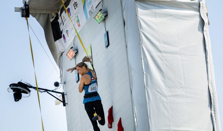 Aleksandra Miroslaw bate el récord del mundo en el preolímpico europeo de Roma 2023 (Foto: Jan Virt/IFSC).