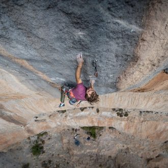 Chris Sharma en 'Sleeping lion' 9b+ de Siurana (Foto: Riki Giancola).