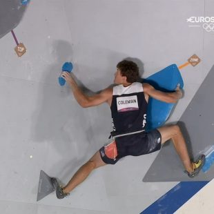 Nathaniel Coleman en la final de búlder de Tokyo 2020.