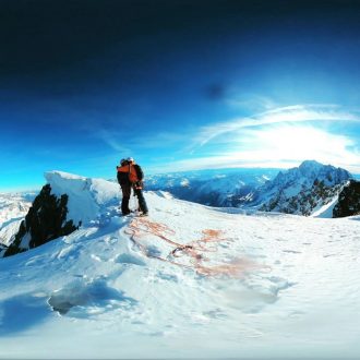 Benjamin Védrines y Léo Billon en la 'Gousseault-Desmaison' de las Grandes Jorasses (Foto: @benjaminvedrines).