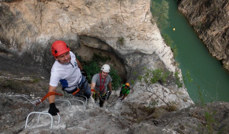 Vía ferrata del cañón de Almadenes.  (Oficina de Turismo de Cieza)