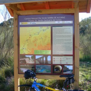 Panel del Camino Natural Vía Verde de Alcaraz.  (Dioni Serrano)
