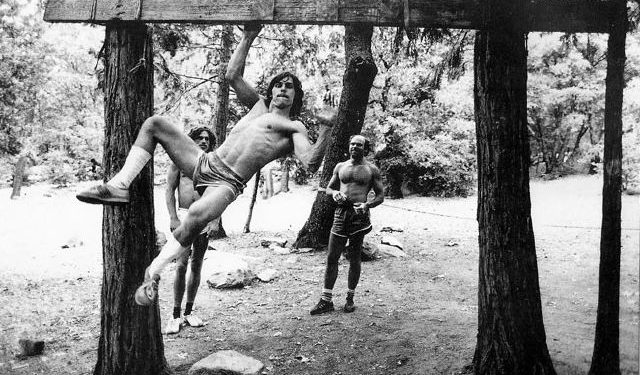 Wolfgang Güllich entrenando en el Campo 4 de Yosemite a principios de los años 80.